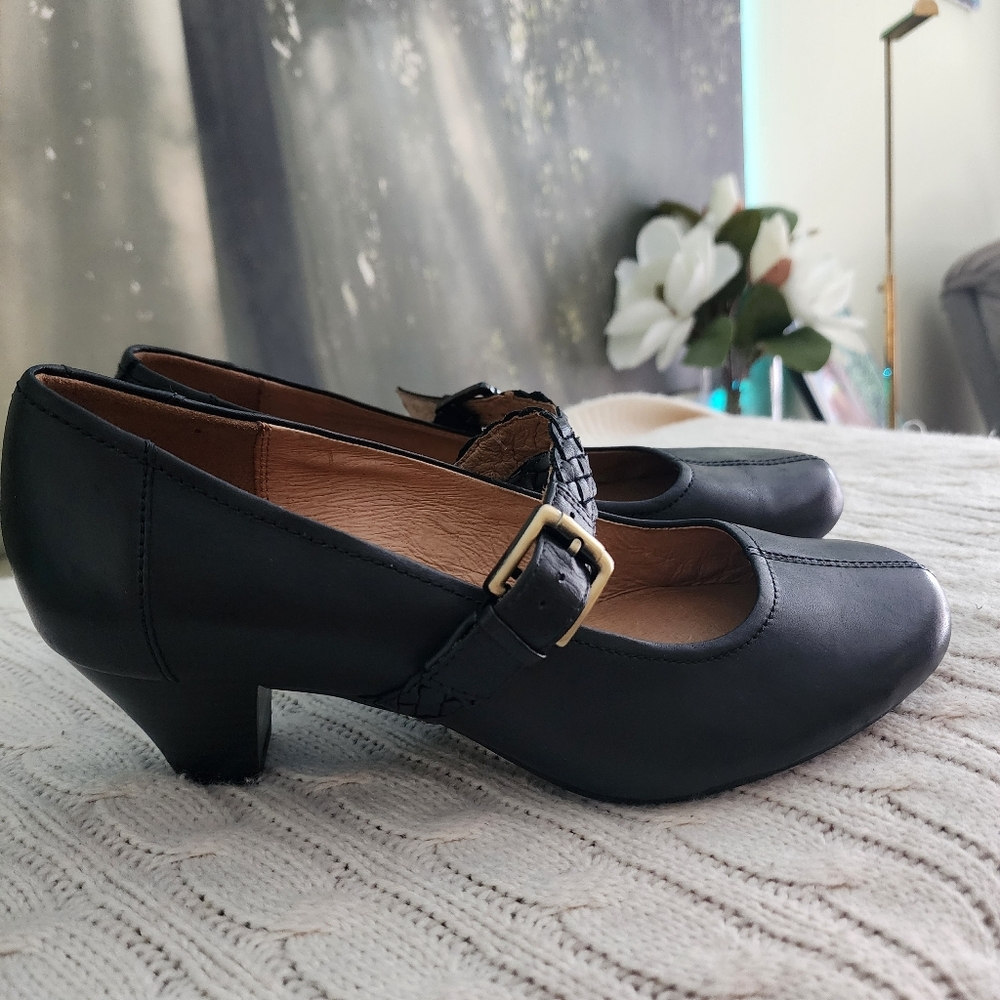 NWT.CLARKS SHOES ART Deco 30s style uk 9 Wide fit.
